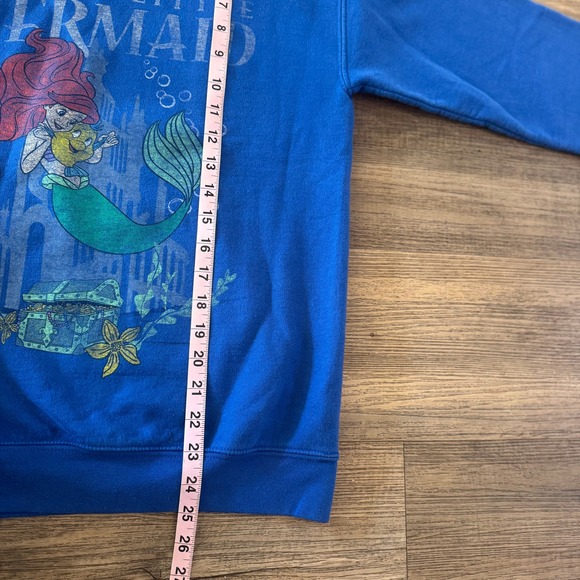 Disney Little Mermaid Ariel Flounder Sweatshirt Blue Small - Picture 5 of 6